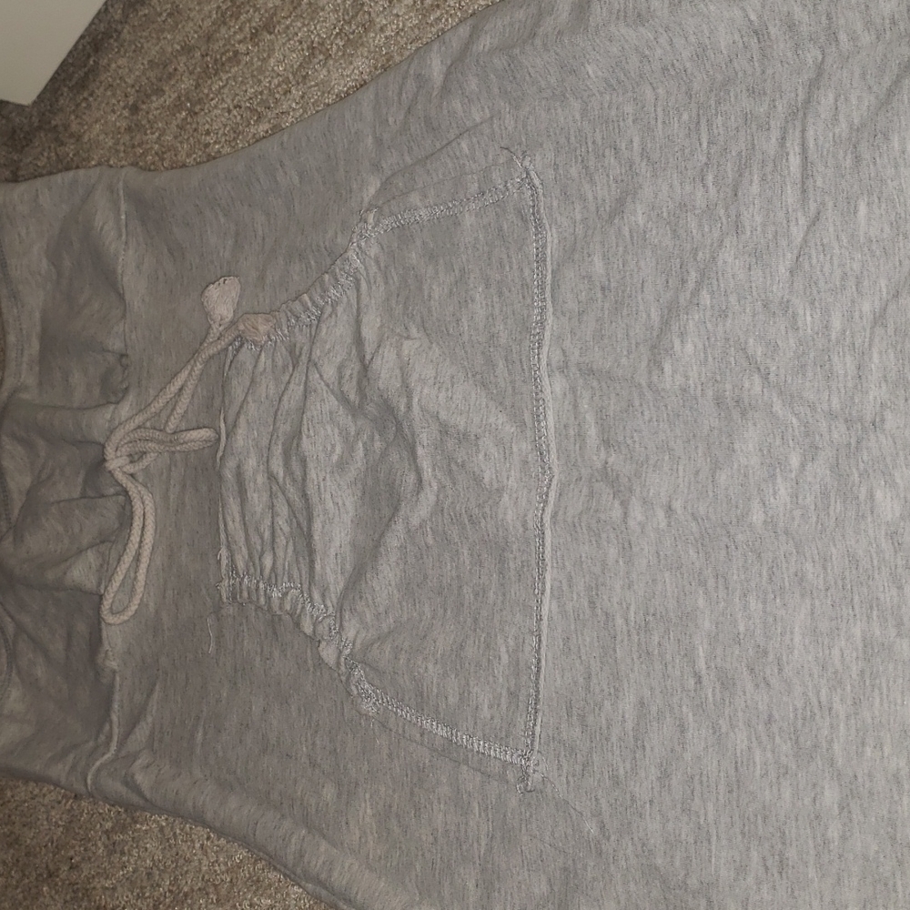 Gray top - Picture 3 of 3